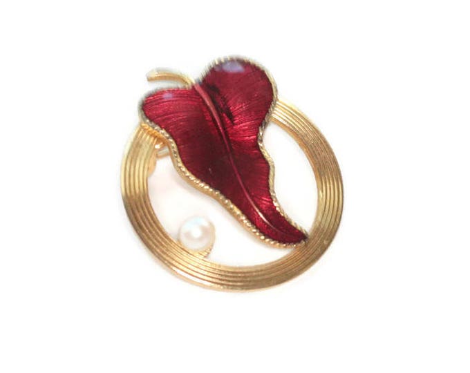 Anthurium Flower Circle Pin Faux Pearl Hawaiian Flower Gold Tone Vintage