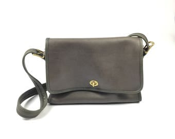 Vintage Coach NYC Weathered Shoulder Bag Purse 0723 New York City
