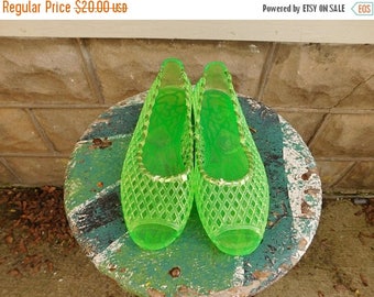 Birthday Sale Vintage Green Woven Jelly Sandals, Open toe Jellies, Size 7
