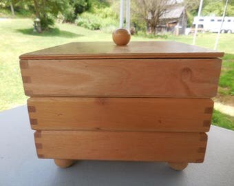 Vintage 1980s to 1990s Wooden Dovetail Corners Box For Jewelry/Crafting/Accessories/Stash Mans Dresser Square 3 Compartments Footed Retro