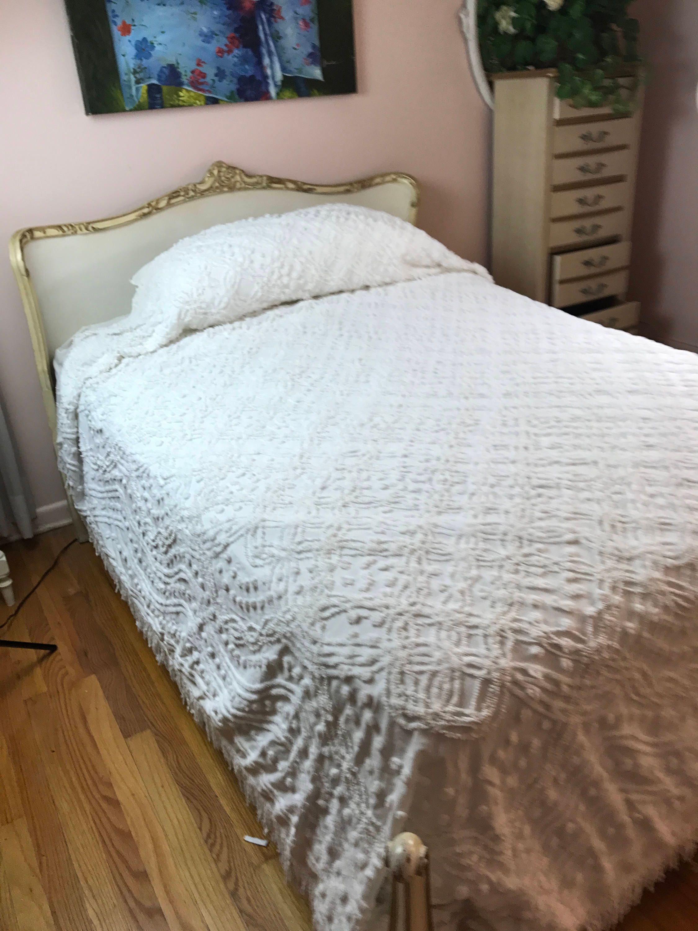 Chenille Bedspread White Queen 90 x96