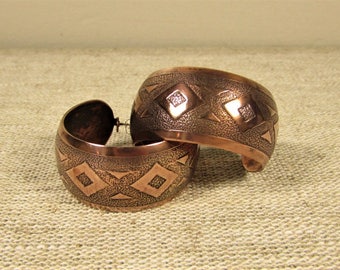 Wide Copper Hoop Earrings - Vintage Southwest Style Diamond Pattern