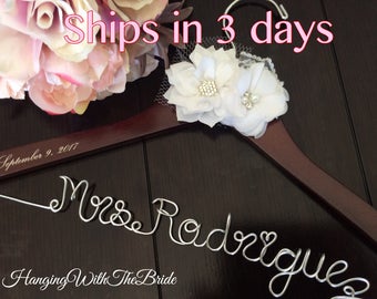 Bride hanger, Wedding hanger, custom wire hanger, bridal hanger, bride gift, bridesmaids gift, custom made hanger