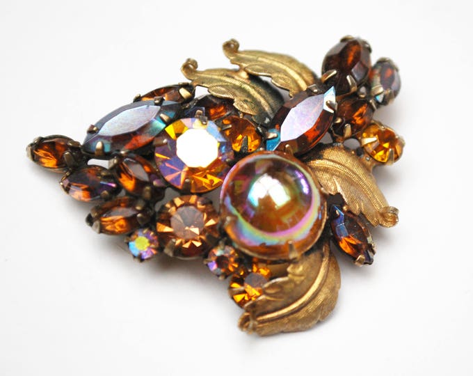 Rootbeer Rhinestone Brooch - gold Amber brown - art glass - golden leaf pin