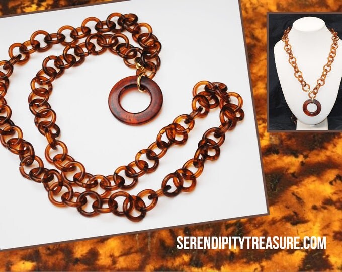 Tortoise shell lucite Link Necklace - plastic brown chain - Circle pendant - gold metal