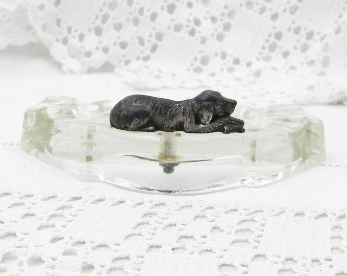 Small Vintage Art Deco Glass Ashtray with a Metal Sleeping Hound / Dog, 1930s Cigarette Ash Tray, Retro Vintage Smoking Accessory France