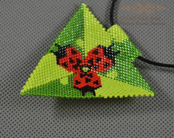 Ladybug necklace, pendants green, seed bead necklace, beaded pendant, convex triangle necklace, lined natural, gift for her, summer jewelry
