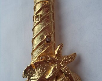 Vintage Unsigned Goldtone Lighthouse with Starfish Brooch/Pin