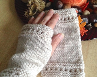 Short semi-ajourees hand knit fingerless gloves beige