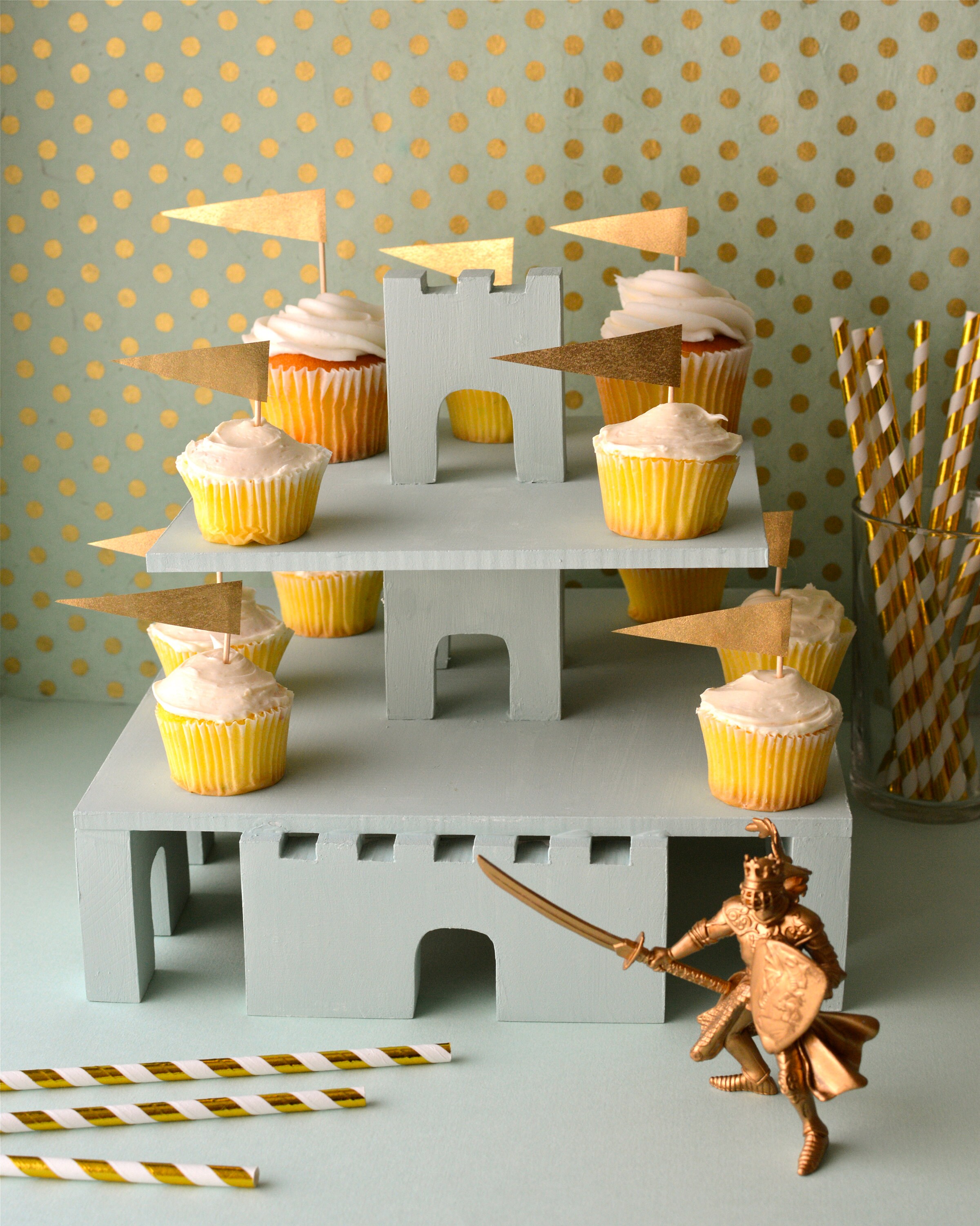 5 DIY Dessert Stands to Make With Wooden Blocks