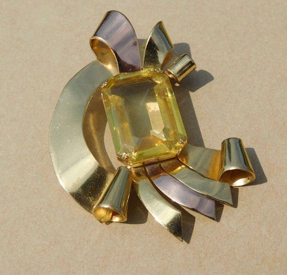 CORO Fur Clip / 1940s Fur Clip / Art Deco Fur Clip / Mid Century Fur Clip / Wedding Jewelry / Bride Bridal Fashion / Designer