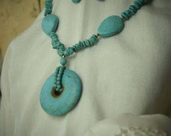 Handmade Set of Turquoise Stone Collar and earrings. Modern and Trendy. Ideal for fashionist. Gift for her.