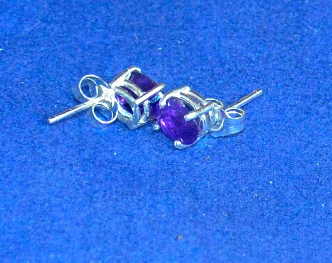 Amethyst Earrings, 7x5mm, Natural, Set in Sterling Silver E1078