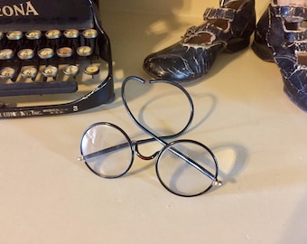 Vintage Spectacles / wire rimmed eyeglasses / round specs