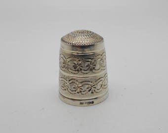 Vintage sterling silver thimble. Hall marked 1988