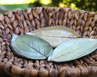 Leaf Ceramic Soap Dish, handmade pottery, leaf imprint, custom pottery, pottery soap dish, spoon rest, bathroom accent, kitchenware