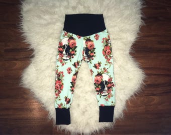 SKULL BABY LEGGINGS; halloween leggings, skull pants, skull print baby leggings