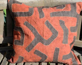 Kuba Cloth cushion cover/Kuba cloth pillow/African Kuba cloth/raffia cloth/DR. Congo/authentic/vintage/appliques/50x55cm ( 20x221.5")(KCV11)