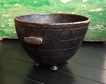 Ancien mortier en bois d'Afrique de l'Ouest (Niger) - Old wooden mortar from West Africa (Niger)