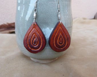 "Fancy drop" earrings in orange brown tooled leather