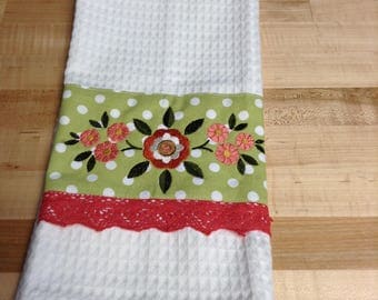 Handtowel - fabric/lace trimmed - machine embroidered