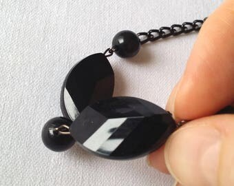 Black faceted chain beaded necklace Vintage necklace Faux black agate Black beads Gothic necklace Old bijou Art deco style
