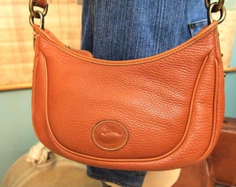 rare Dooney and Bourke Bag Classic AWL Crossbody British Tan Leather Hobo Shoulder Bag Padded strap Old Logo