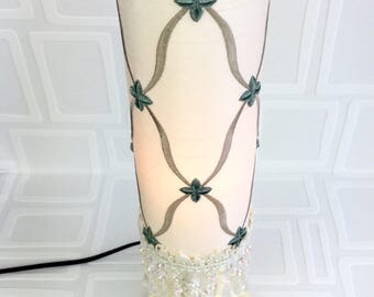 Lampe de table / veilleuse/ table lamp/lampe crème/style classique/lampe forme tubulaire/unique / fait main//night light/les lampes de marie