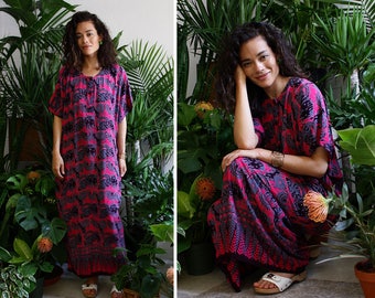 Batik Caftan • 90s Maxi Dress • Indonesia Caftan • Batik Maxi Dress • Beach Caftan Cover Up • Summer Dress Vintage | D1383