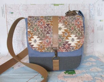 Mesa-- Crossbody messenger bag - Southwestern purse - Canvas bag - Vegan purse - Travel purse - Medium - Tribal - Canvas - Ready to ship