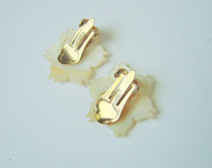 Antique Carved Mother of Pearl Floral Clip Earrings / Vintage Jewelry / Jewellery
