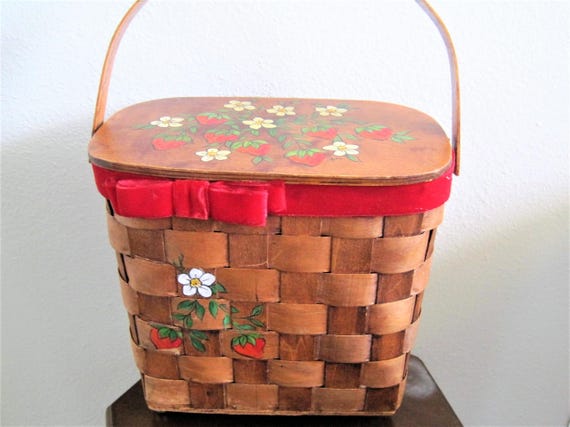 Woven Wood Purse - Basket Purse - Hand Painted Strawberries - Boho Collectible - 60's Handbag