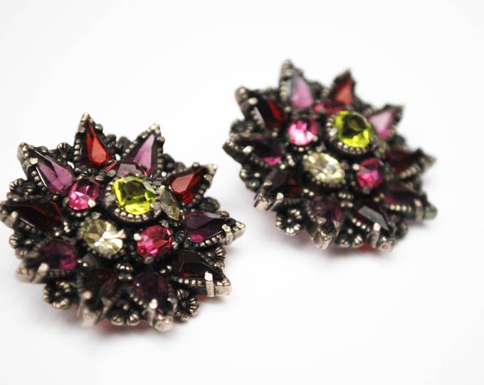 Rhinestone Flower Earrings - Clip on earrings -1954 Hollycraft - purple Green floral