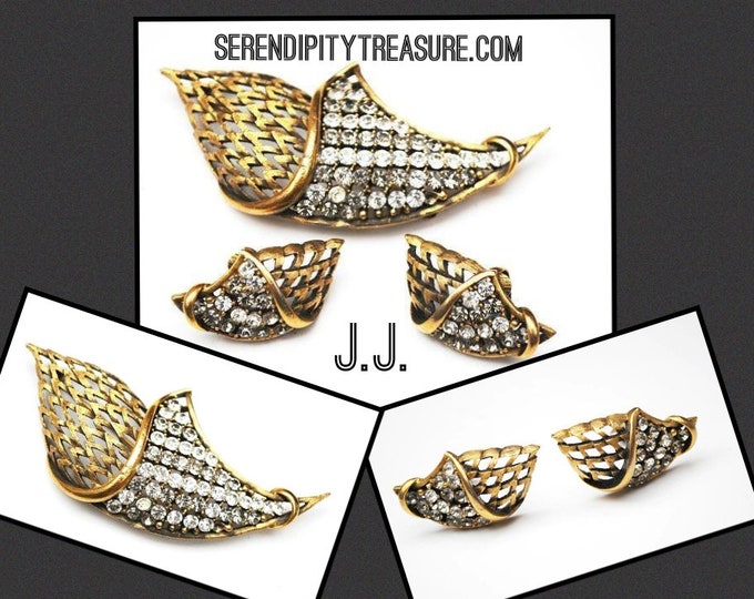 Rhinestone Brooch earring set - Signed J.J. -Jonette jewelry - gold - Leaf - clip on earrings - floral pin