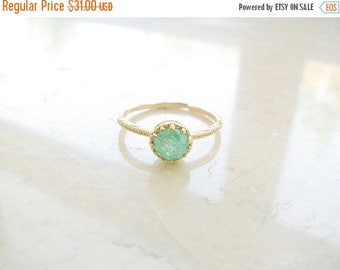 SALE - Gold druzy ring - gold ring, gold ring with green crystal, green ring, druzy crystal ring, vintage ring