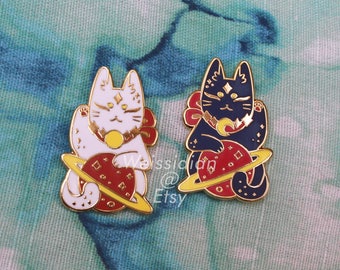 Celestial Space Cat / Lucky Cat | 35mm Hard Enamel Pin