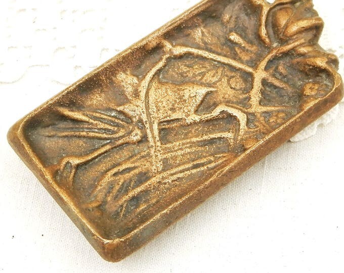 Small Art Nouveau Bronze Ashtray Decorated with a Finch Bird Perched on a Branch, Belle Epoque Vide Poche, Victorian Metal Work, Ring Dish