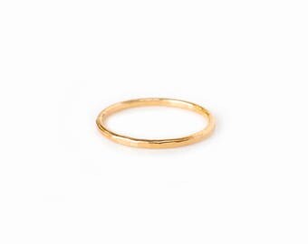 Hammered Thread | Stackable Wedding Band