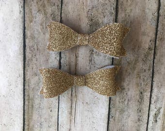 Set of 2 glitter bows, gold glitter bows, pigtail bows, bows on clips