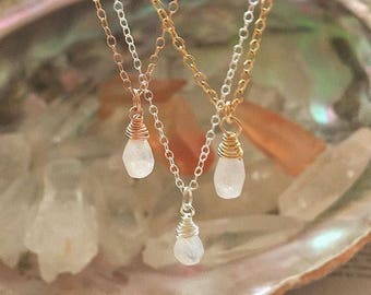 Delicate Choker, Delicate Moonstone Necklace, Delicate Gemstone Choker Necklace, Small Gemstone Gold Choker, Small Moonstone Silver Necklace