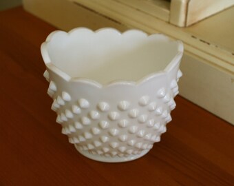 Large White Milk Glass Hobnail Sugar / Vessel - EXCELLENT condition! Measures ~ 4 x 3.5 x 4 inches