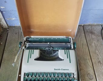 Vintage Smith-Corona Typewriter (Silent Super) 1958