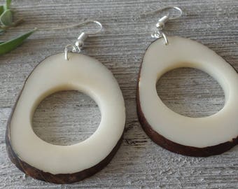 Tagua Avery Earring main image 1