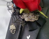 Skull wedding, button hole, boutonniere, alternative, Vintage, retro, gothic, wedding flower, corsage, skull wedding alternative wedding
