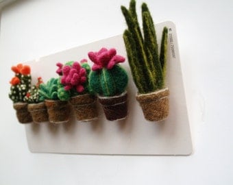 Brooch felted Cactus succulents Faux Cactus Felted plants felt flower wool cactus Needle Felt cactus ornaments Miniature plant Felt brooch