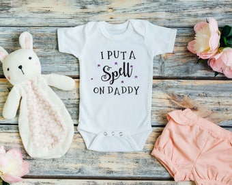 Hocus pocus shirt - Baby girl Halloween outfit - Baby girl Halloween clothes - Baby girl Halloween costume - I put a spell on daddy