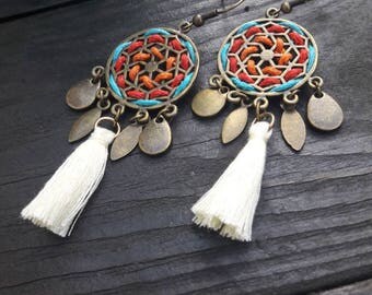 Boucles d'oreilles style navajo, attrape rêves, plume