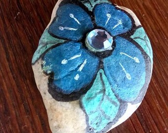 blue/red flower stone