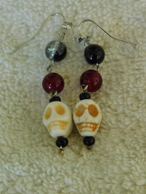 Skull bead earrings Clearance