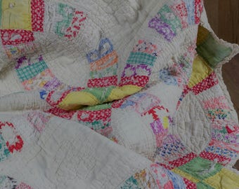 Vintage Multicolor Double Wedding Ring Quilt